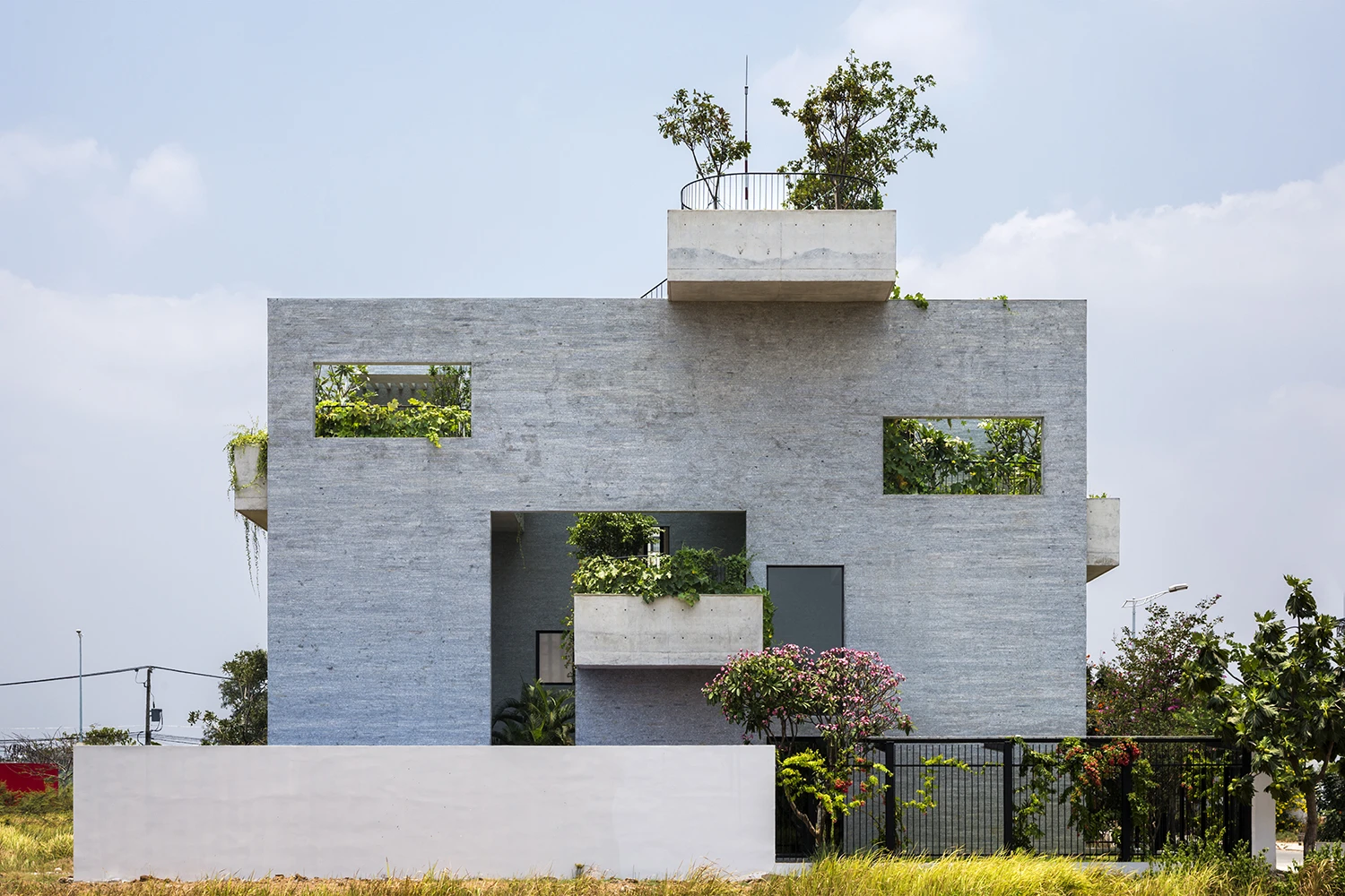 Binh House has a total floorspace of 233 sq m (2,507 sq ft)