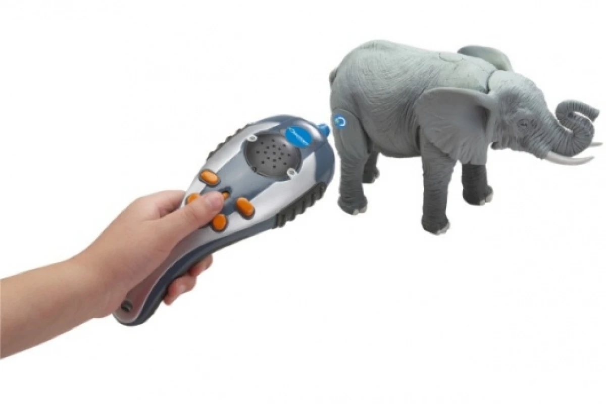 Smart Animals Scanopedia uses smart tag recognition technology to teach kids about animals in a fun way
