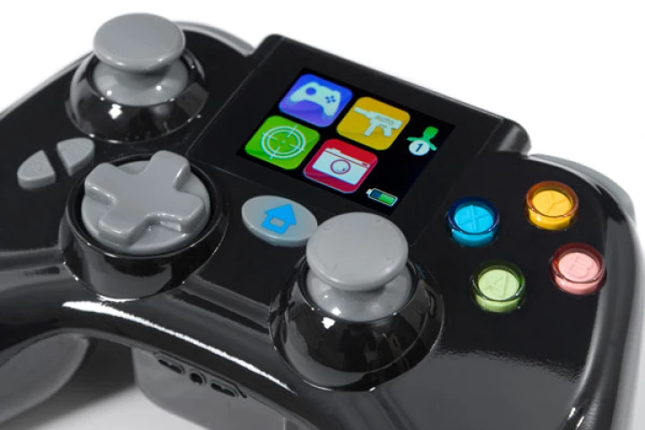The Turbo Fire EVO Wireless Controller for Xbox 360 packs a 1.7-inch LCD display