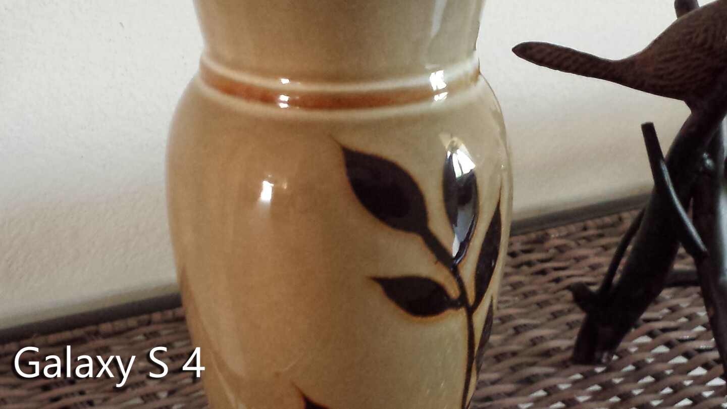 Crop of an indoor shot taken with the Galaxy S4