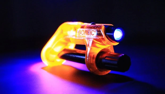 The BondicEvo is a new version of the Bondic liquid plastic welder, with a redesigned shape that puts the UV light above the applicator