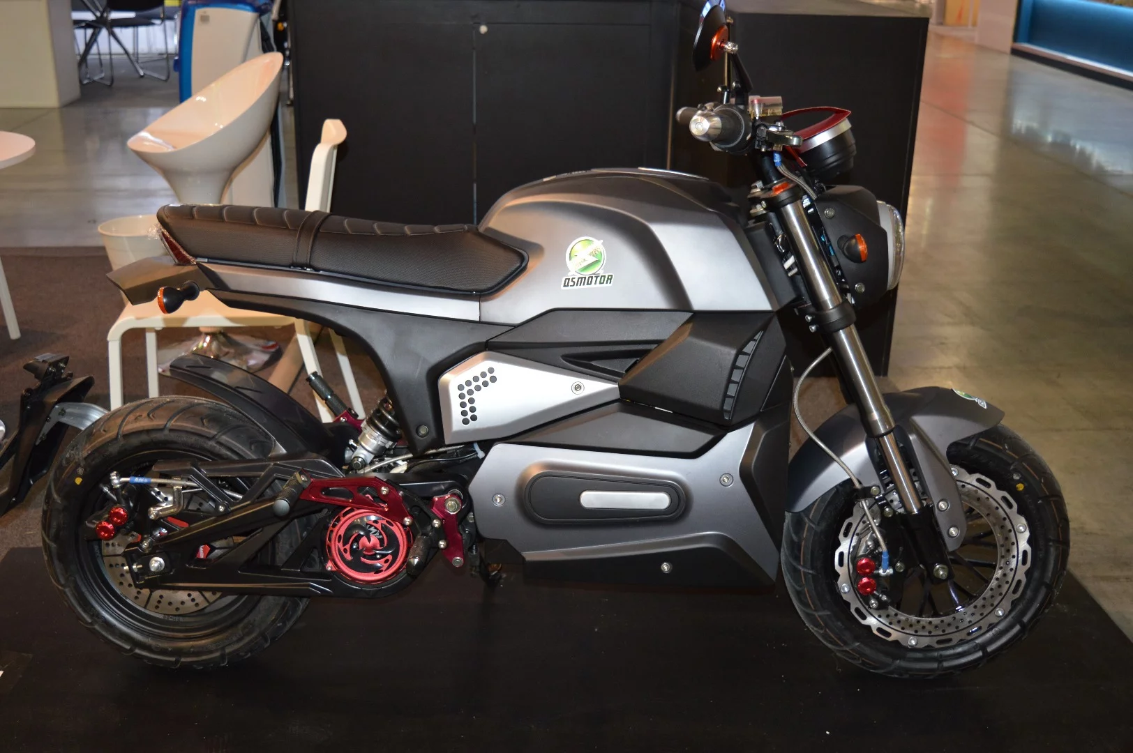 Chinese company QS Motors produces hub motors for electric bikes, and this is a display model at EICMA 2017