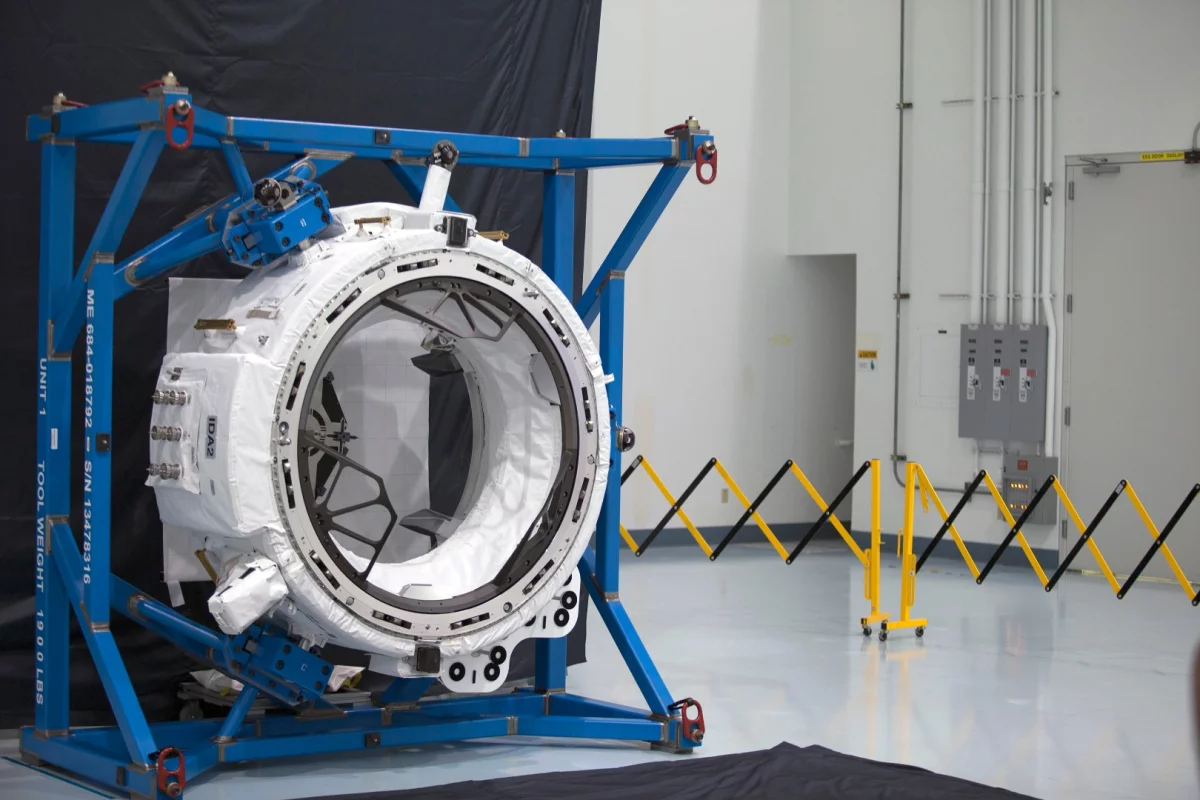 Engineers in the Space Station Processing Facility at NASA’s Kennedy Space Center, Florida, recently tested the mechanisms that will connect future commercial crew spacecraft with the second International Docking Adapter