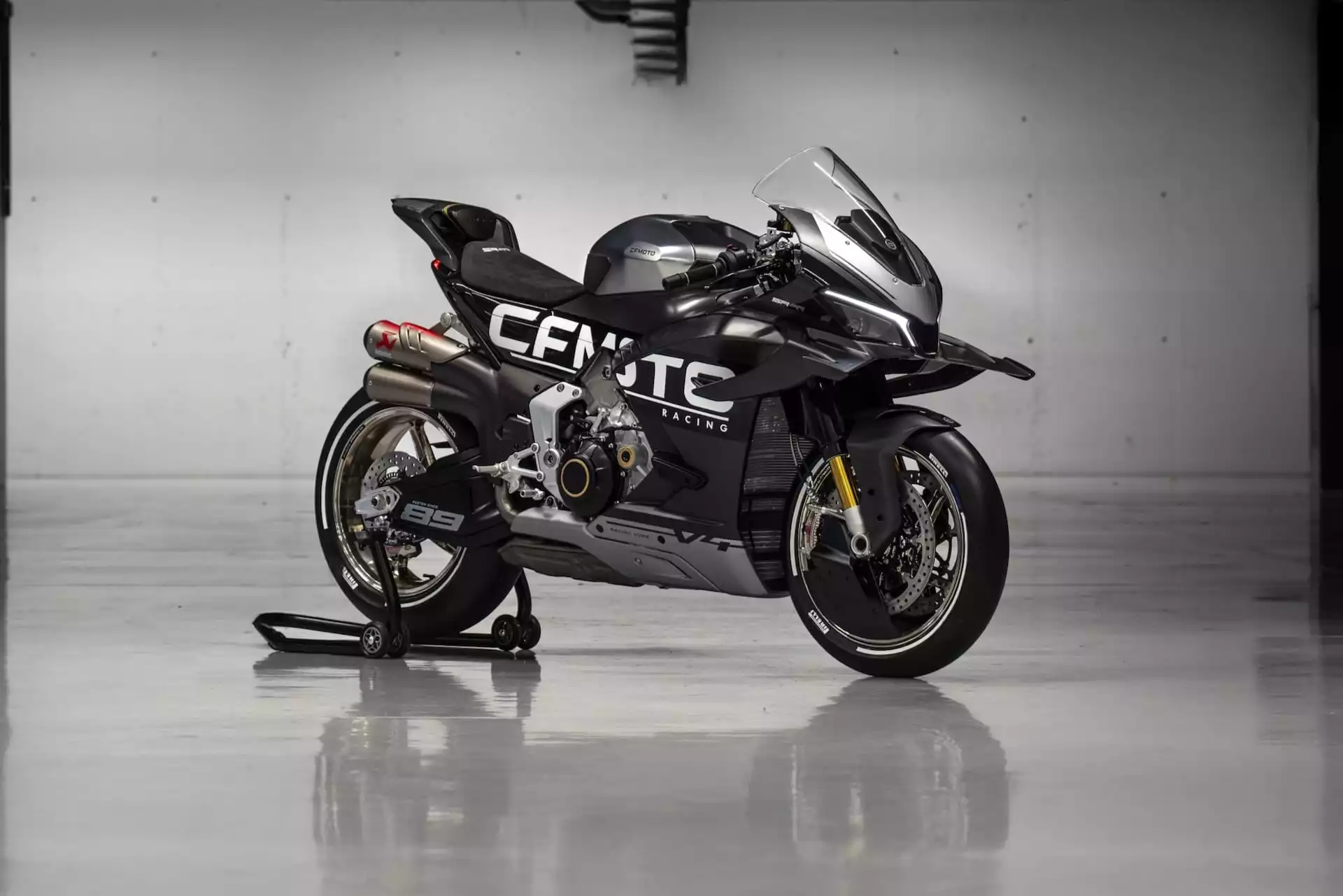 CFMoto V4 SR-RR: 210 hp liter class superbike revealed