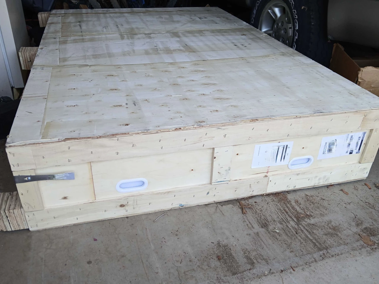 No flimsy cardboard here, the Topoak Vision XL shipped in a wood crate that demanded a pry bar and a little time to get open – a promising first impression