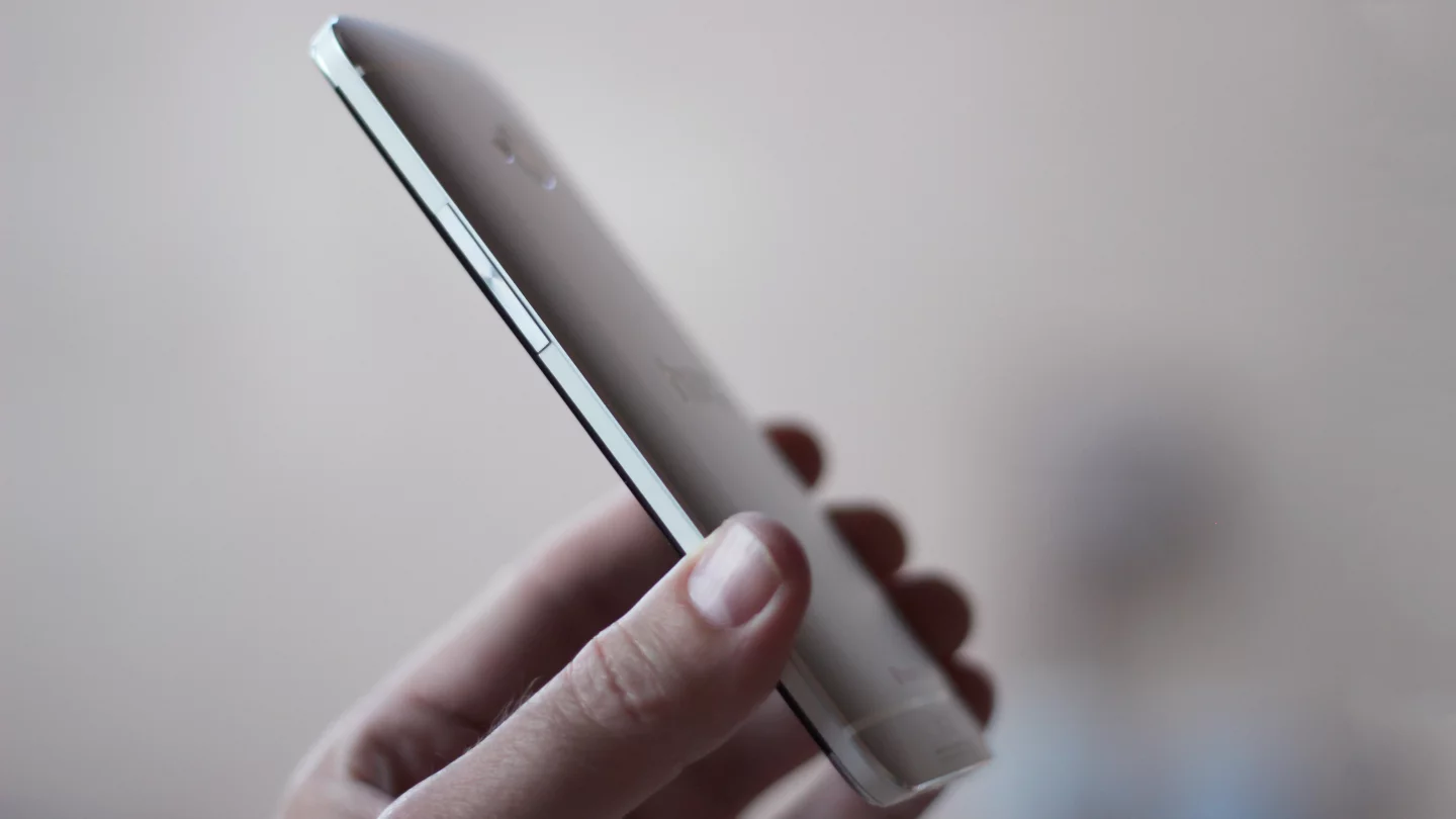 The One M7 is still one of the most stunning mobile devices we've ever seen (Photo: Will Shanklin/Gizmag.com)