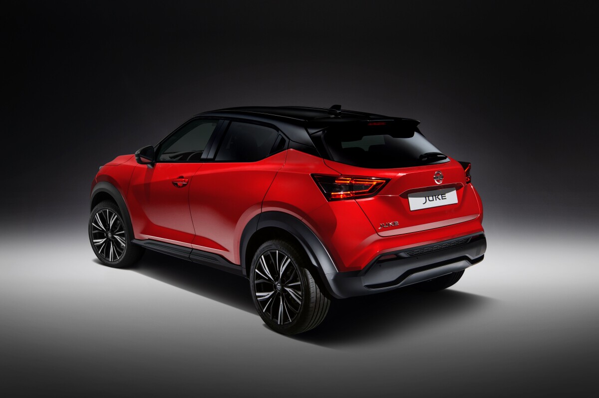 Funky side skirts and a blacked-out roof give the Juke the illusion of performance
