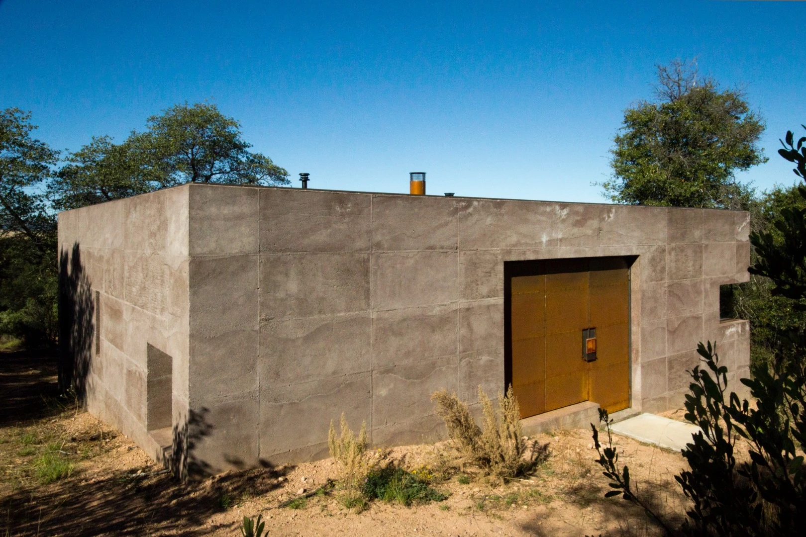 This off-grid desert bolthole is a lot more sophisticated than appears at first glance