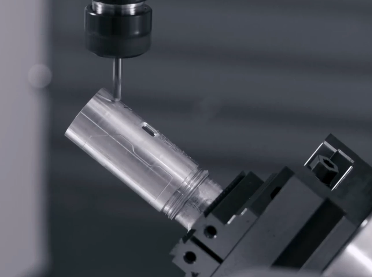 Flextail optimized the Zero 2.0's aluminum alloy unibody to save weight