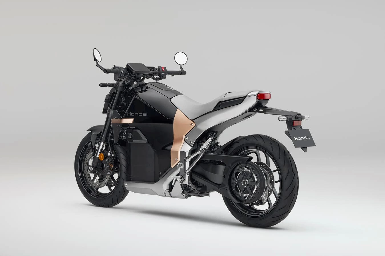 The WN7 gets a fixed lithium-ion battery that offers a range of 81 miles (130 km)