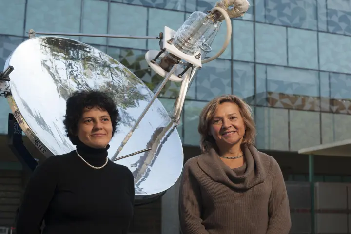 Rice University graduate student Oara Neumann (left) and scientist Naomi Halas are co-authors of new research on a highly efficient method of turning sunlight into steam