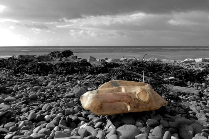 Millions of metric tons of plastic enter the ocean each year