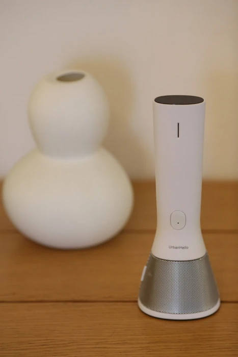 Its supplied NiMh battery pack is claimed to offer up to 50 percent more autonomous talk-time than other currently-available telephones