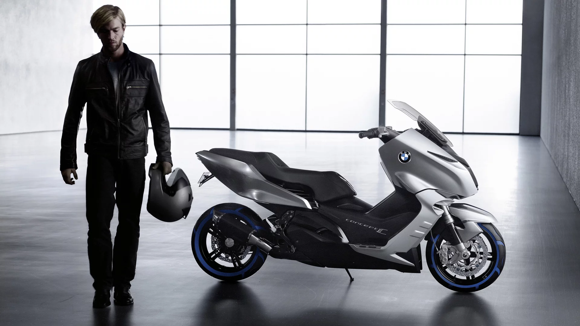 BMW's Concept C Maxi-scooter cuts quite a dashing figure