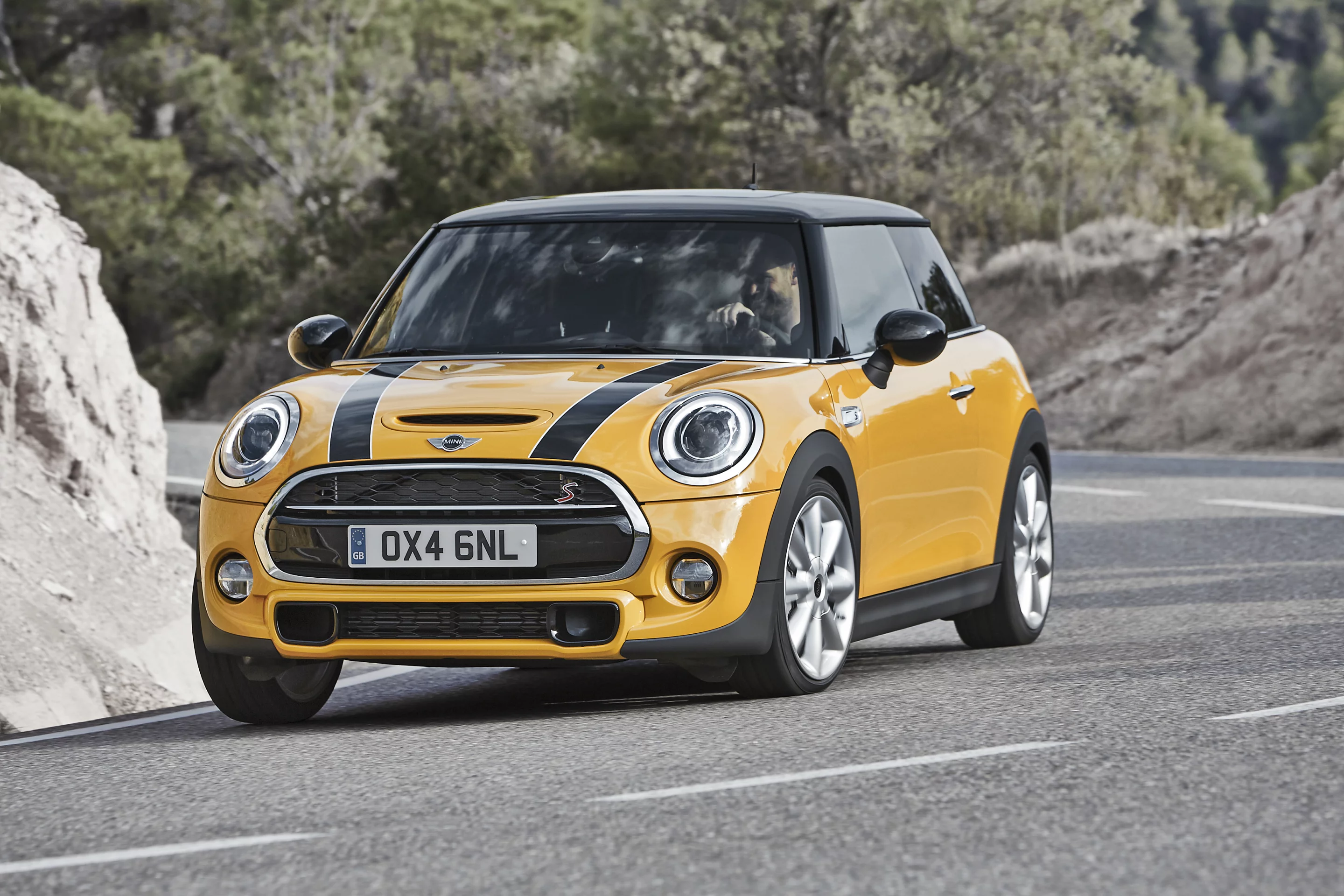 The new Mini Cooper S produces 192 bhp (141 kW)