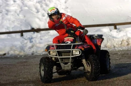 Felipe Massa gets sideways during the festivities