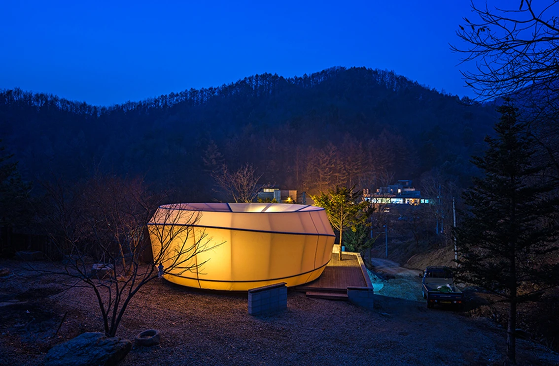Stacking Doughnut unit glows at night (Photo: June Young Lim)