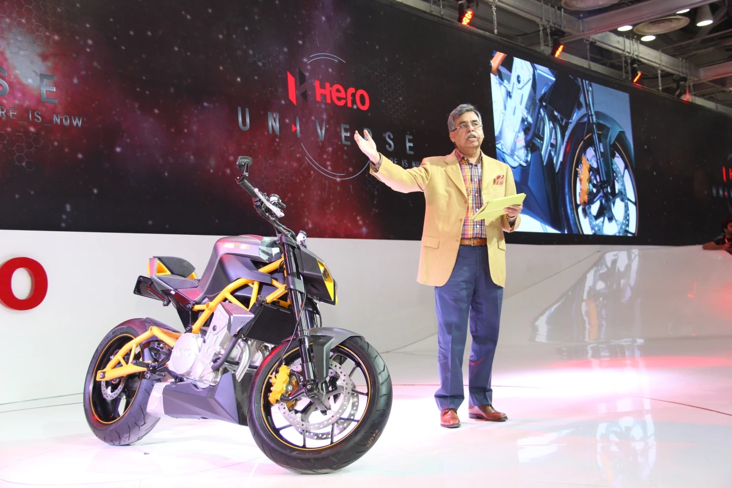 Pawan Munjal introduces the Erik-Buell-designed Hastur - less horsepower than the competition but much lighter, with Buell's trademark mass-centralization, a trellis-frame and more torque lower down the rev range
