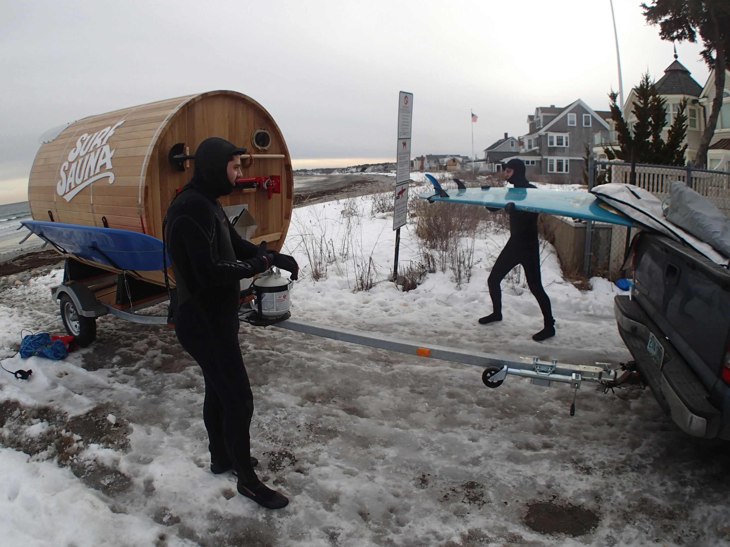 A full off-road package comprising shovel, hi-lift jack and wide tires is available (Photo: Surf Sauna)
