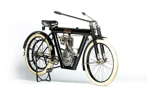 This 1910 Detroit Single (Lot S82) is estimated to fetch between $150,000 and $190,000 in the EJ Cole Collection auction by Mecum MidAmerica in Las Vegas on March 21-22, 2015