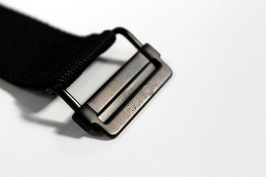 The PulseOn uses a simple means of securing the strap