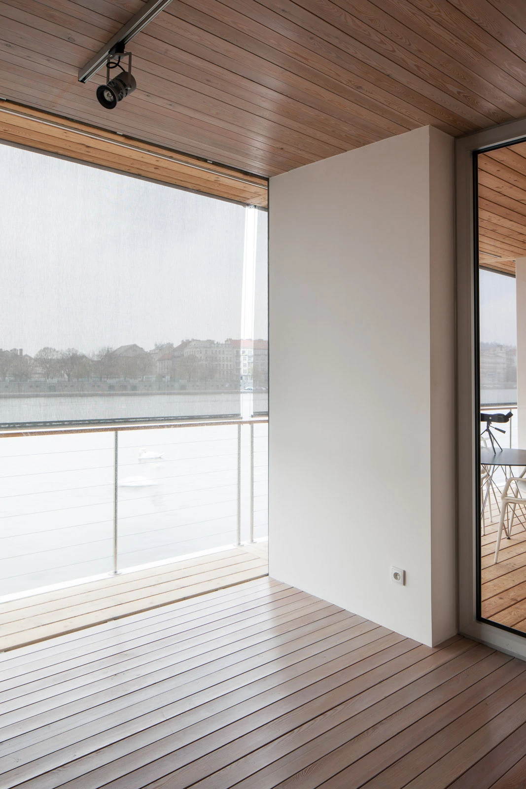 Each unit is offered in either a houseboat-ready or land-based version, so landlubbers need not shell out the extra cash necessary to make the house float (Photo: Port X)