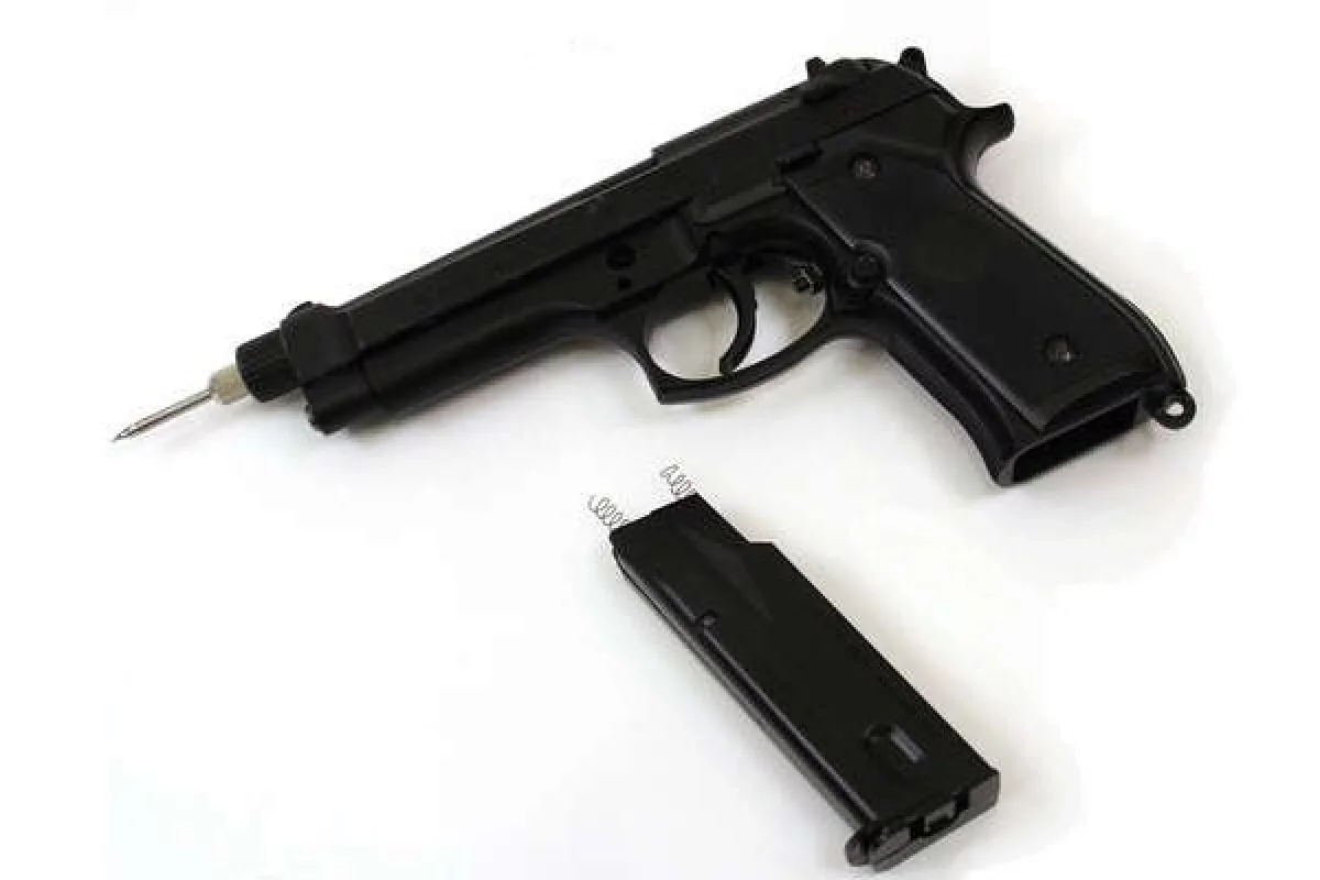 Modder Mike Warren has given meaning to the term "soldering gun," by combining a battery-operated soldering iron with an old air pistol to make a cool hand-held heat weapon