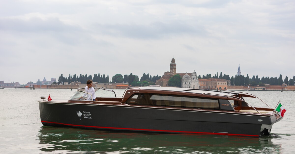 14-passenger electric water taxi cleans up marine tourism