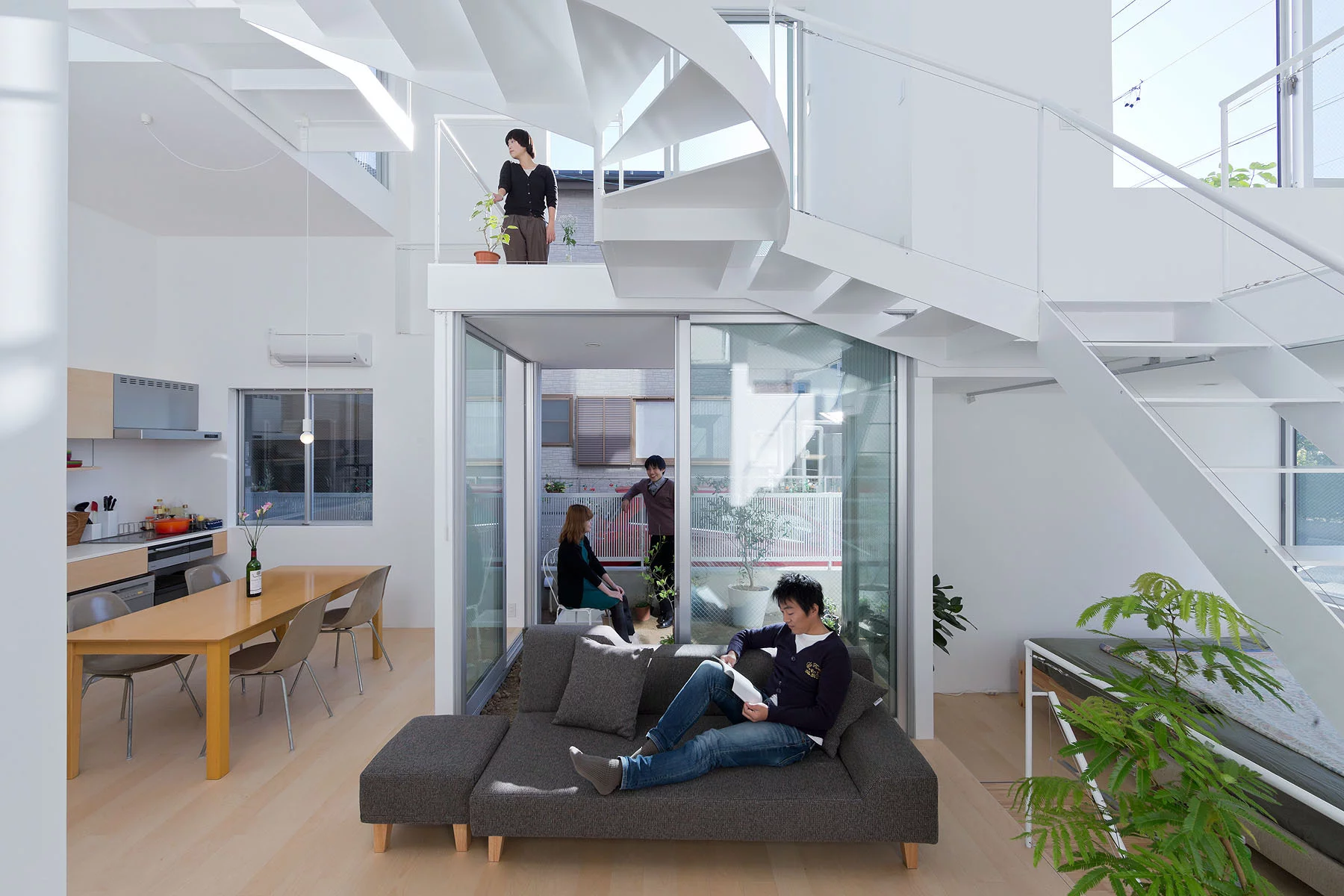 Due to a distinct lack of available space, Tetsuo Kondo Architects built the property for a young couple and their two children with just one large room (Photo: Iwan Baan)