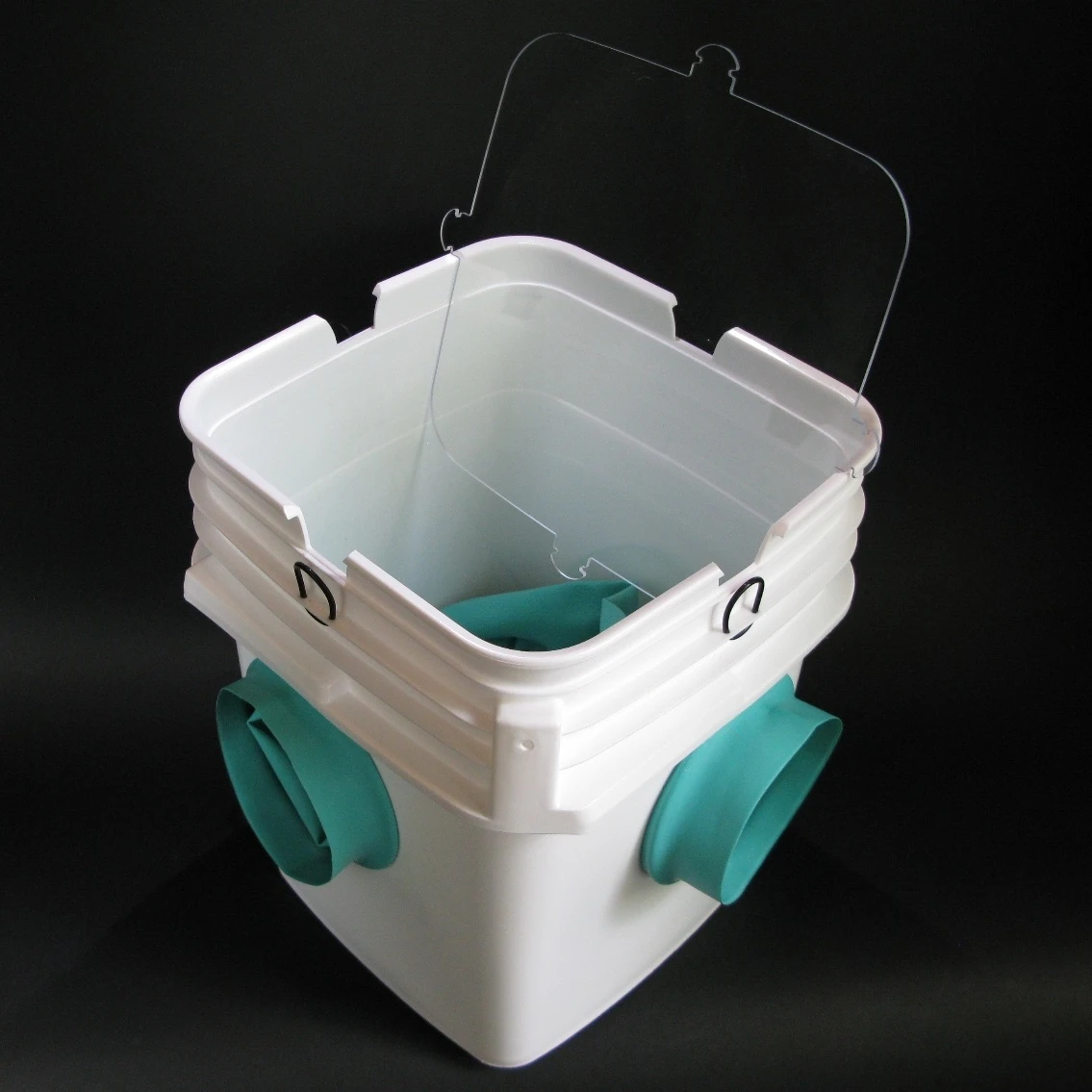 User just throw their dirty items in the bucket along with whatever cleaning solution they're using, throw on the lid, stick their hands in the gloves and go to work