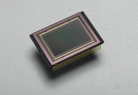 The K-7 features a 14.6-megapixel CMOS sensor