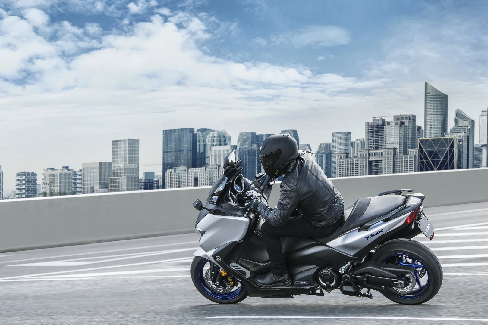 2018 Yamaha TMAX SX Sport Edition: capable handling is a signature of the Maxi-scoot segment