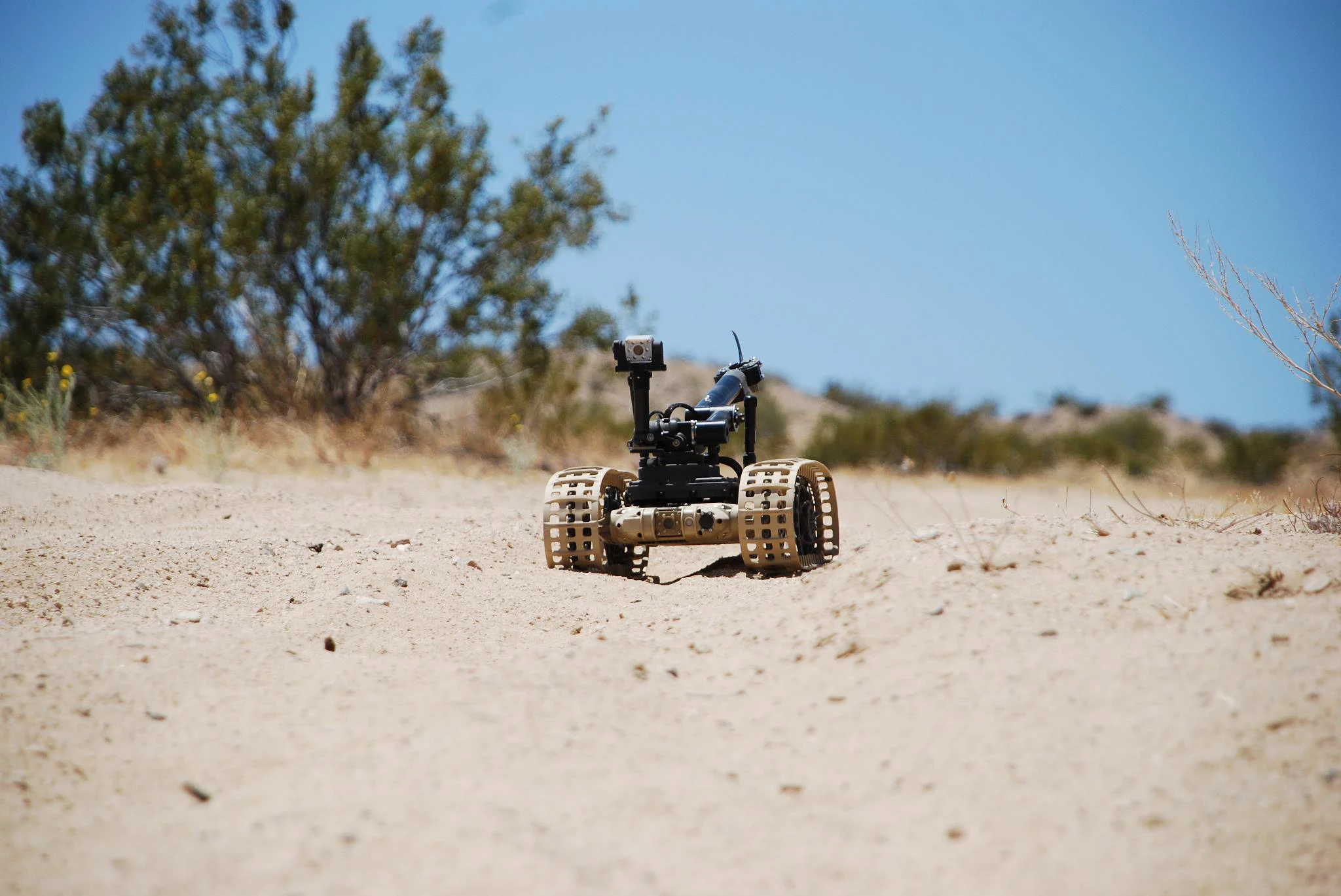 The Dragon Runner 10 can be fitted with tracks or wheels dependent on terrain