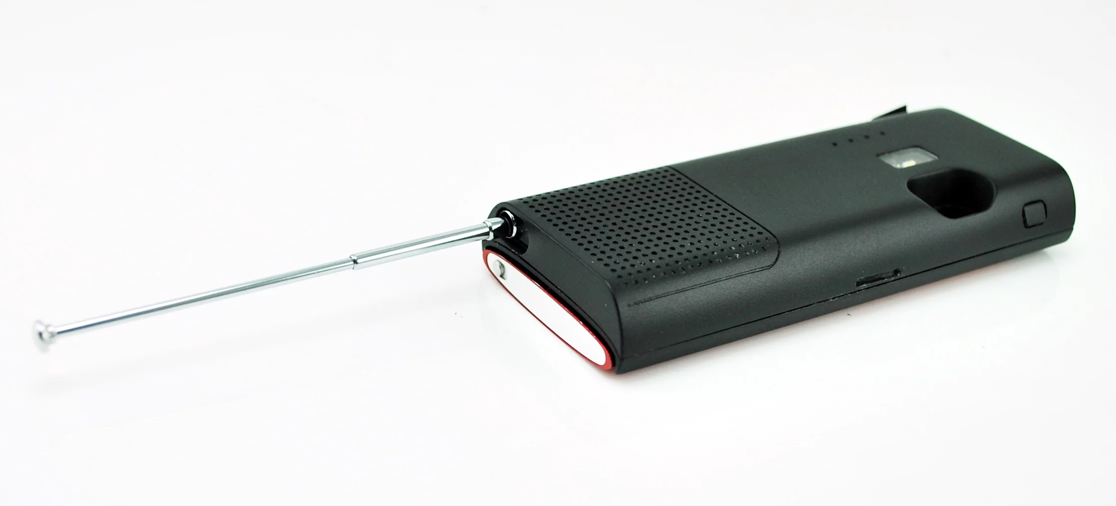 The Power Case includes a built in FM antenna for improved radio reception