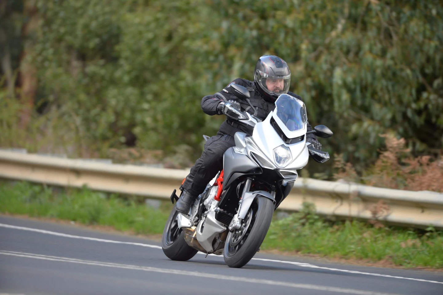 MV Agusta Turismo Veloce: motor is a little blunted, but the handling is superb