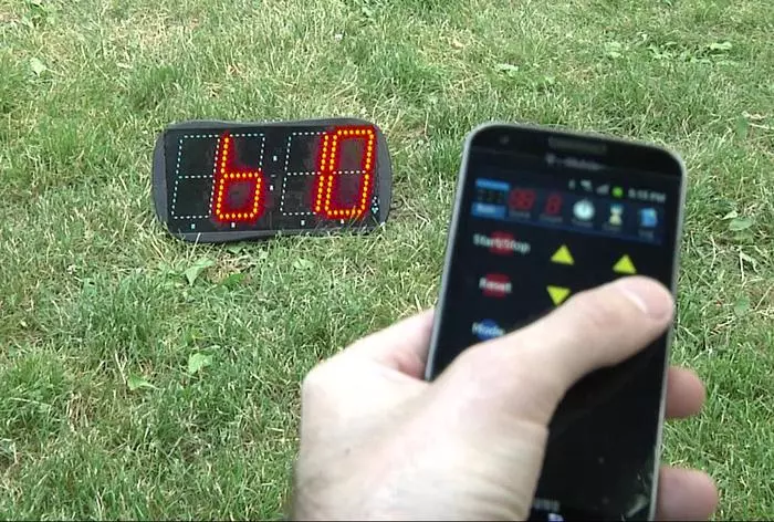 Integrated Bluetooth lets you keep score with your smartphone