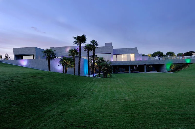 "1001 Nights" private dwelling by architects A-Cero