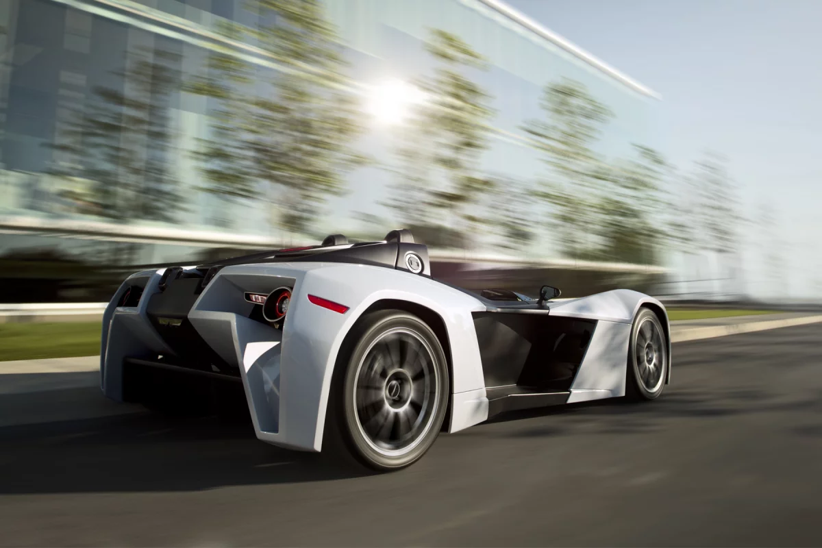 The MK5's mid-mounted 4-cylinder engine develops 250 hp, delivering a 0-100 km/h (0-62 mph) time of 3.2 seconds and a top speed of 240 km/h (150 mph)