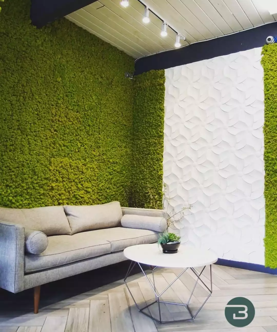 The moss that makes up the green wall is harvested without creating any damage to the vegetation