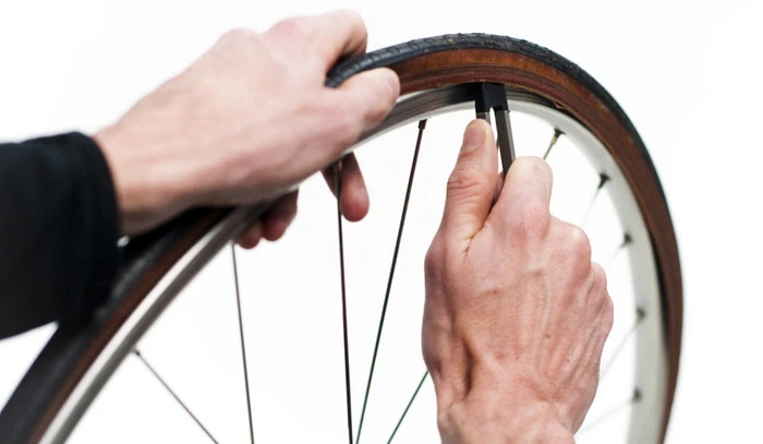 The Nutter being used as a tire lever