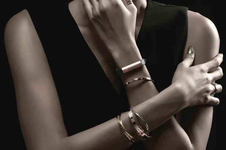 The Misfit Ray can rest on wrists or sway from necks, via hidden spring bars