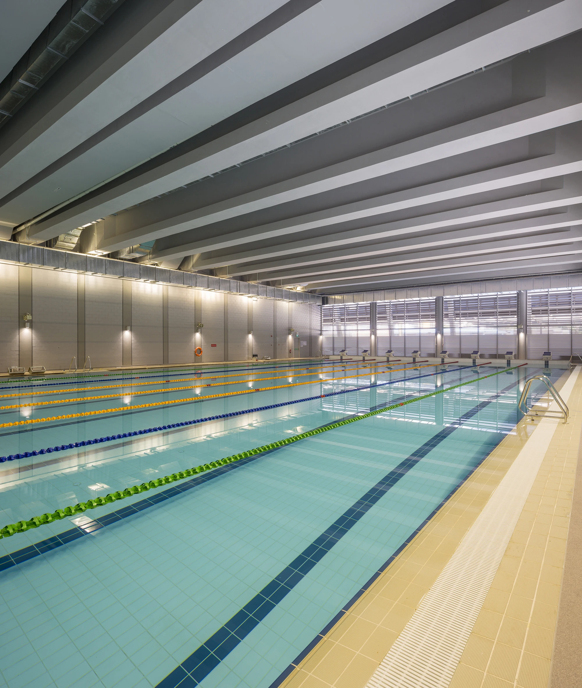 Other smaller sporting venues within the Sports Hub complex include an aquatic center, which seats up to 6,000, and a 3,000 seat multi-purpose indoor arena (Photo: DP Architects)