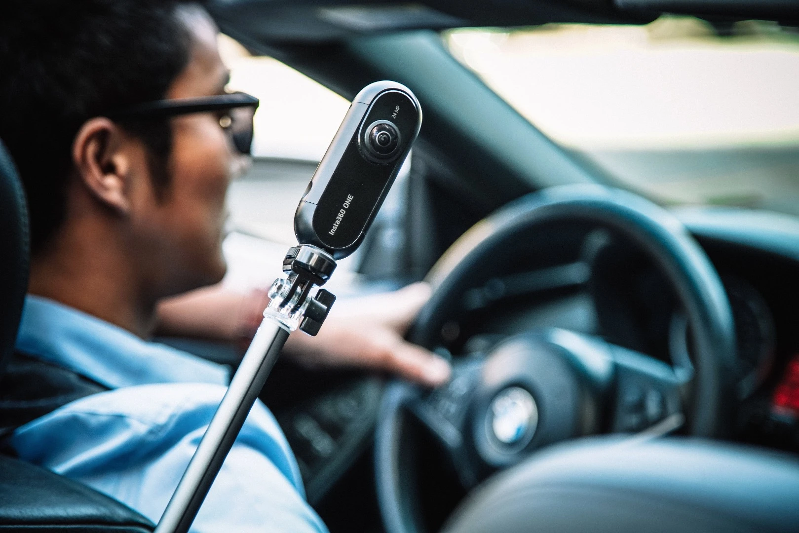 The Insta360 One camera can automatically delete a selfie stick from a shot