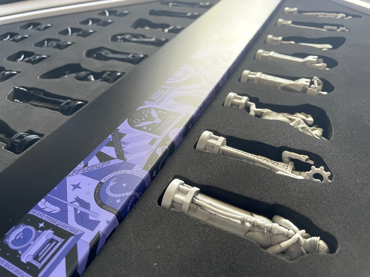 Particula has put effort into detailing the chess pieces