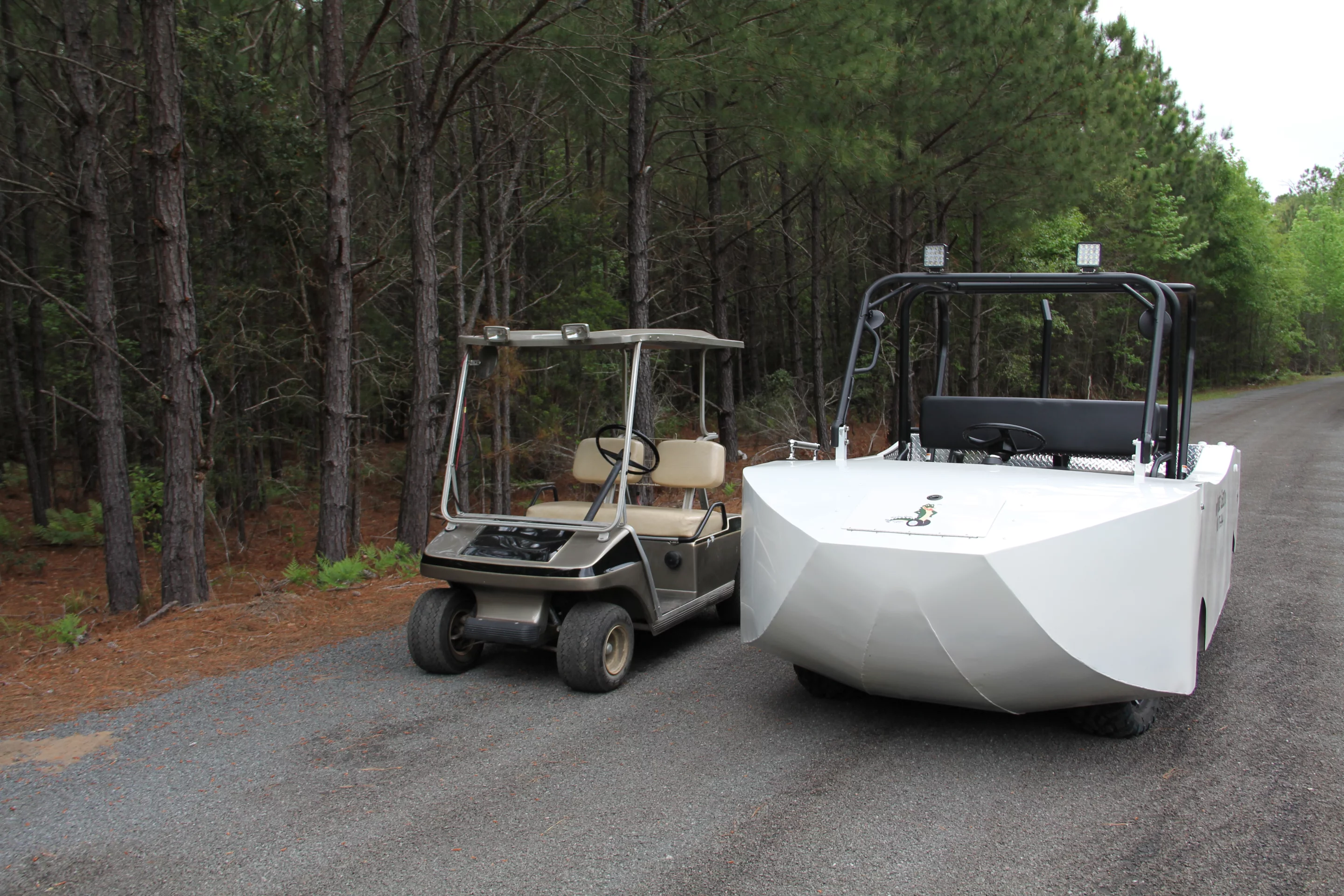 CAMI's new US$60,000 Hydra Gator is a diesel-electric hybrid amphibious vehicle not much bigger than a golf cart