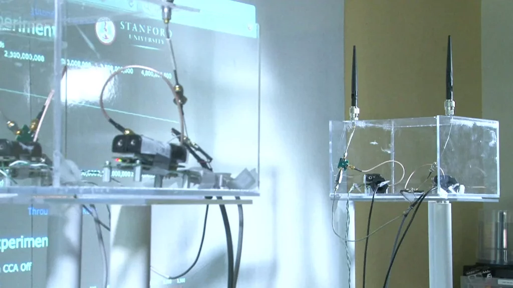 The full duplex radio with two transmitting antennas that cancel each other out at the receiving antenna
