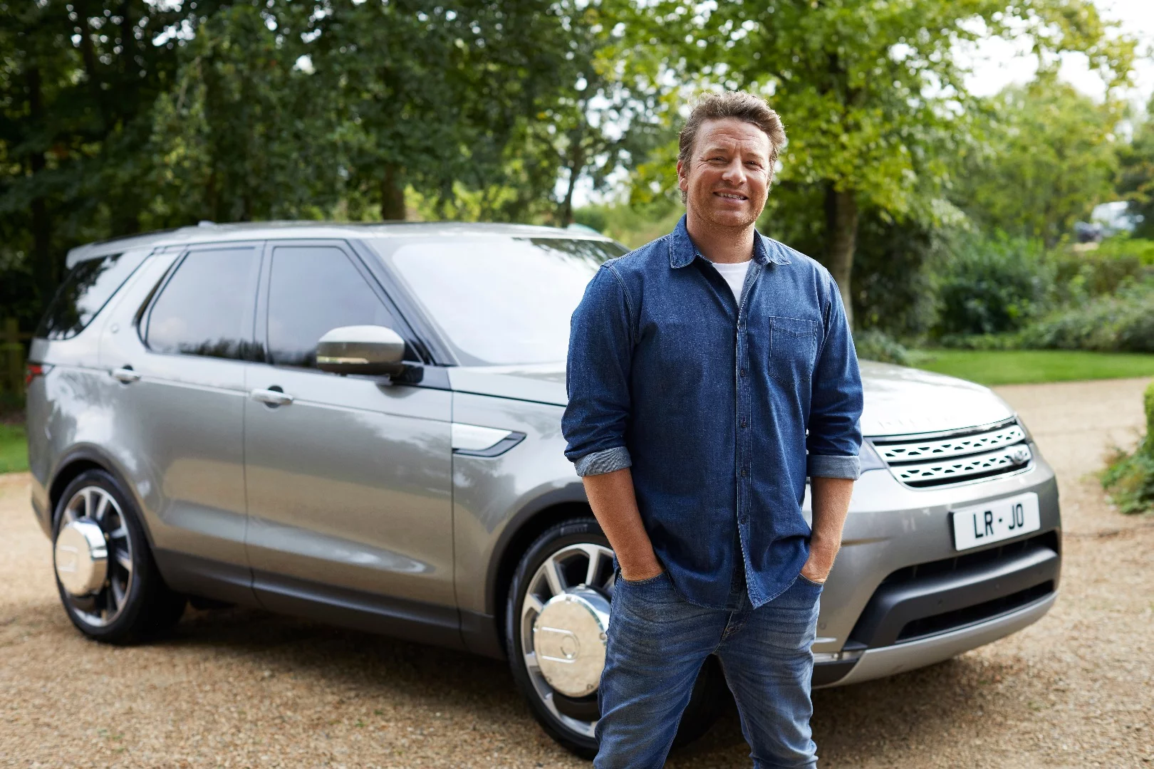 In case you're wondering, the Land Rover Discovery does indeed drive as well as prepare all kinds of dishes