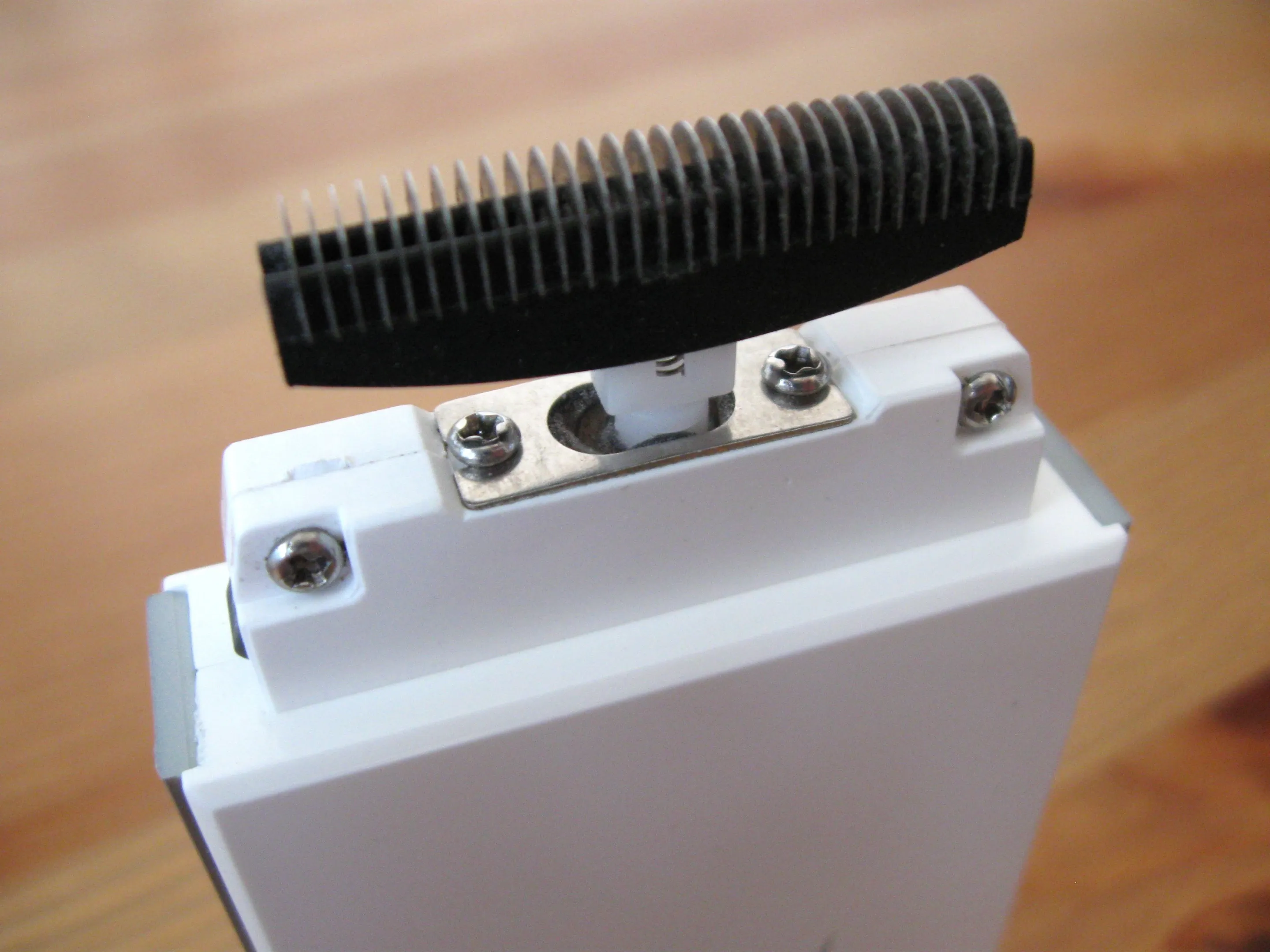 The ShaveTech's replaceable inner blades