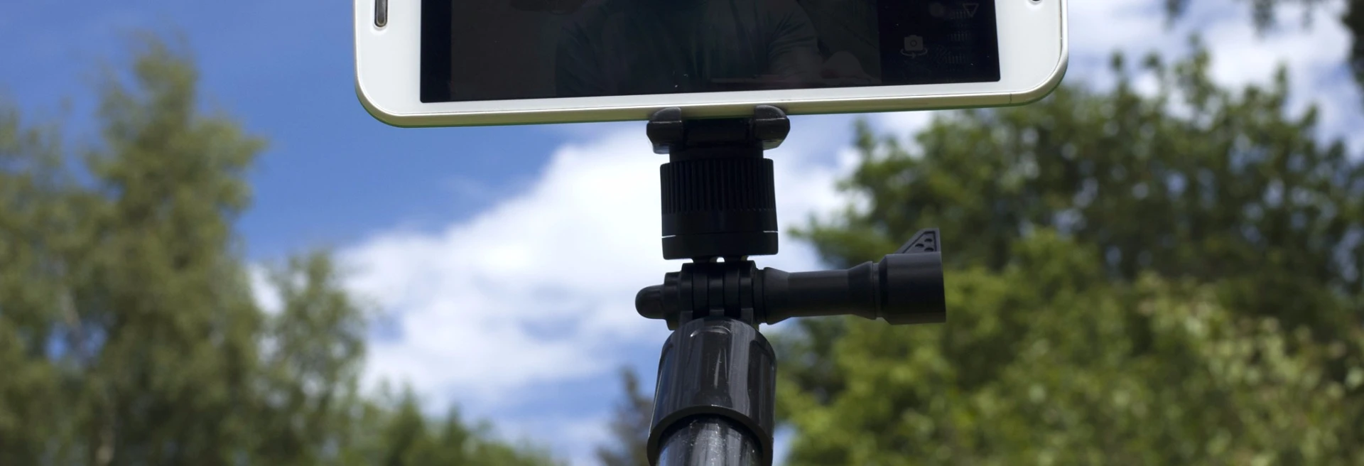 Sometimes it's just not practical to be with your phone when you're taking that shot, which it's best to know your remote shooting options