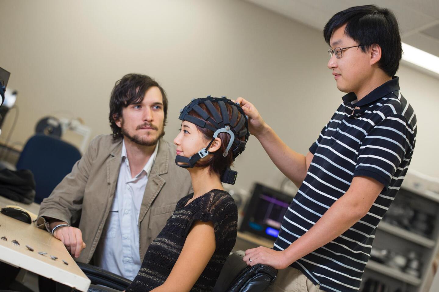 Mobile EEG cap to enable brainwave monitoring on the go